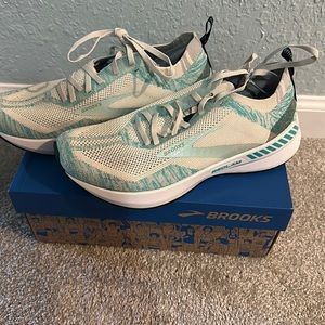 Brooks Bedlam running shoes. Women’s size 9US